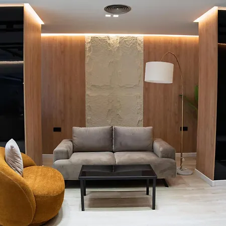 Mefolinkel Suits Λορέτ Ντε Μαρ