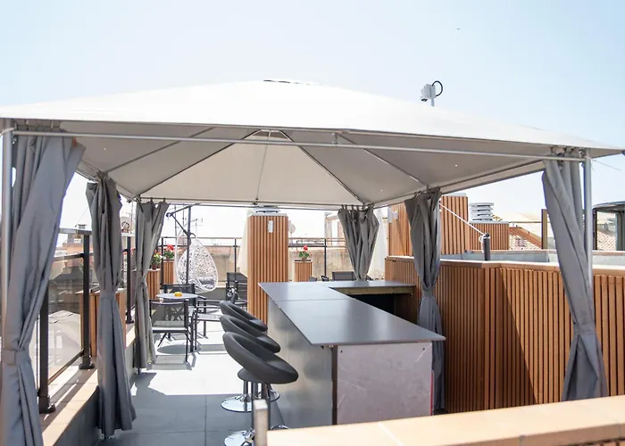 Mefolinkel Suits * Λορέτ Ντε Μαρ