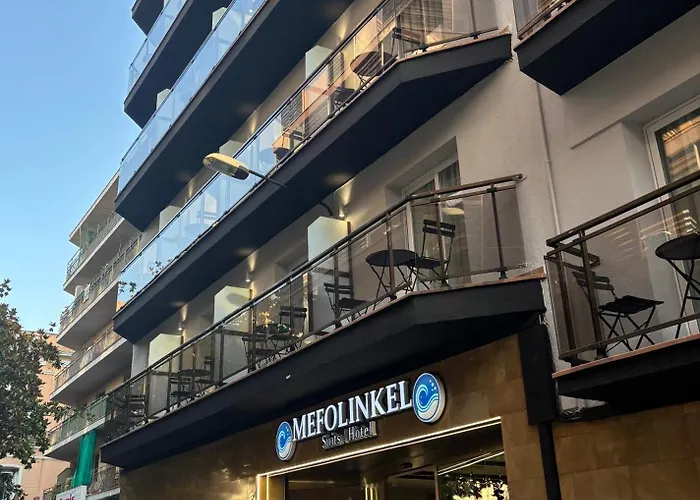 Mefolinkel Suits * Λορέτ Ντε Μαρ