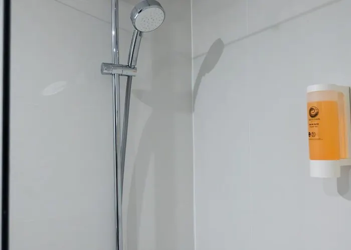 Mefolinkel Suits * Λορέτ Ντε Μαρ