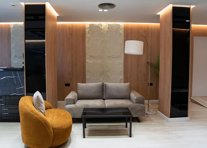 Mefolinkel Suits Λορέτ Ντε Μαρ