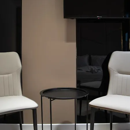 Mefolinkel Suits Hotel