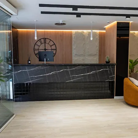 Szálloda Mefolinkel Suits *