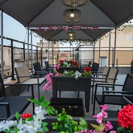 Готель Mefolinkel Suits Льорет-де-Мар